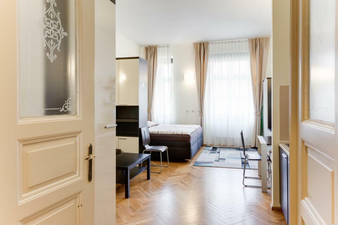 Halkova Studio Prague Luaran gambar