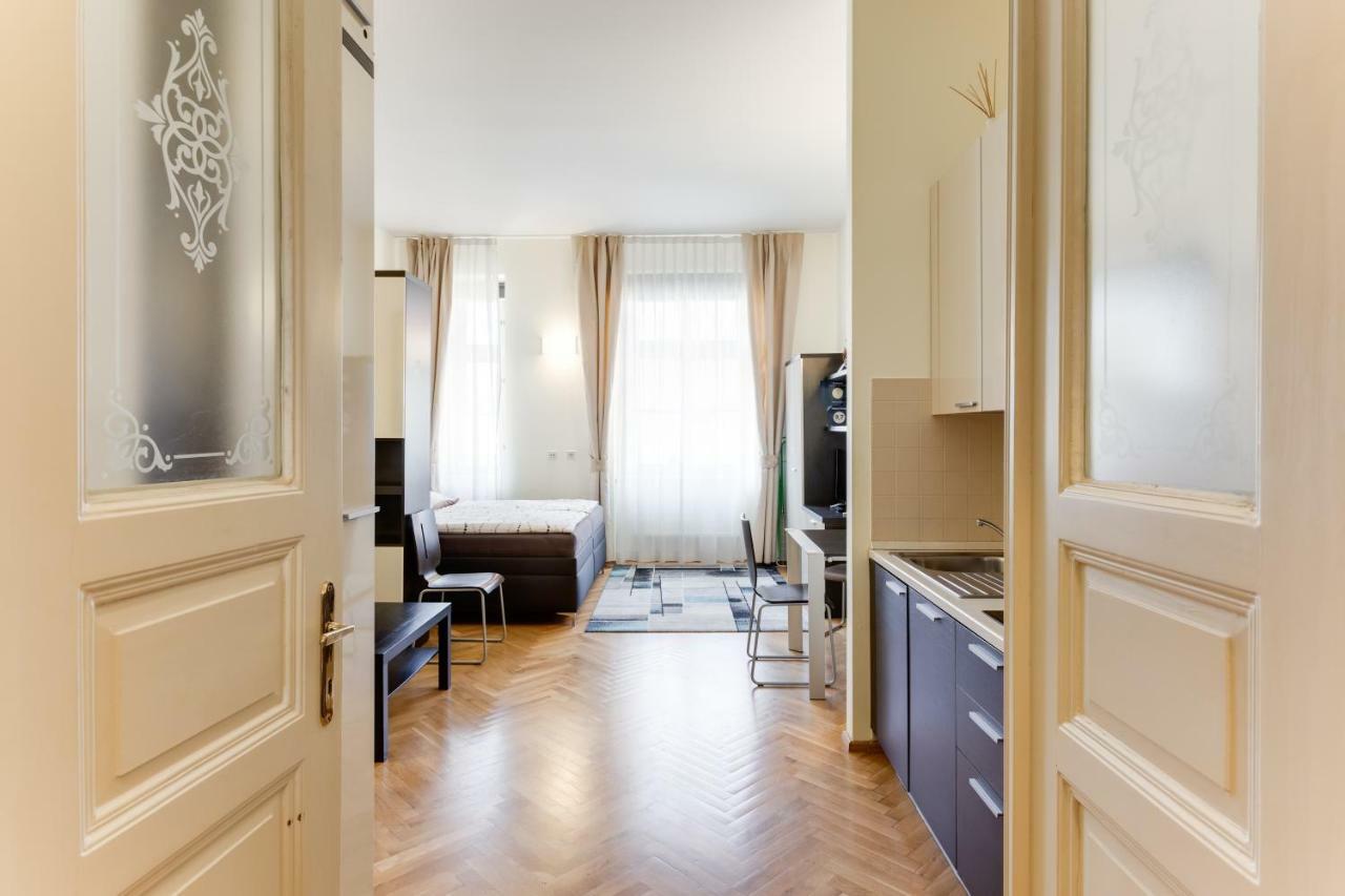 Halkova Studio Prague Luaran gambar