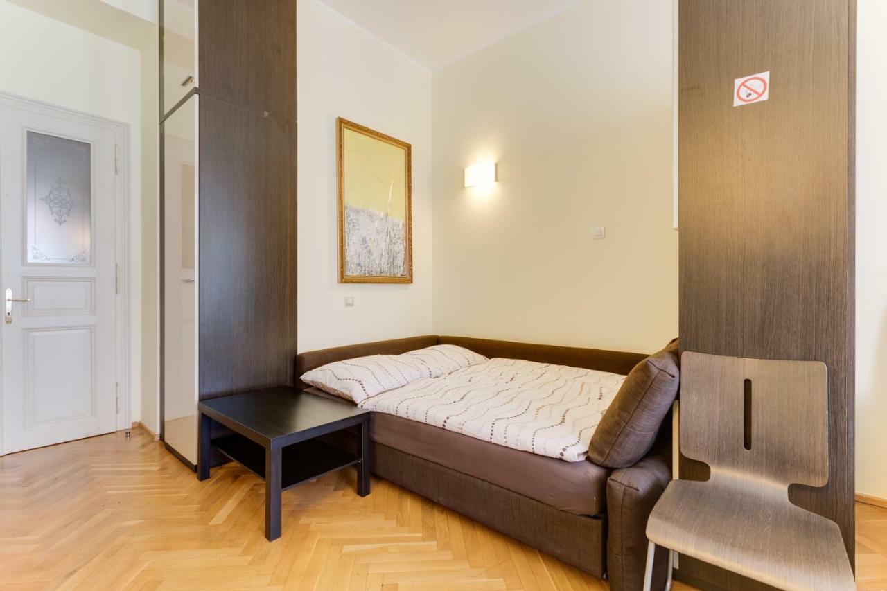 Halkova Studio Prague Luaran gambar