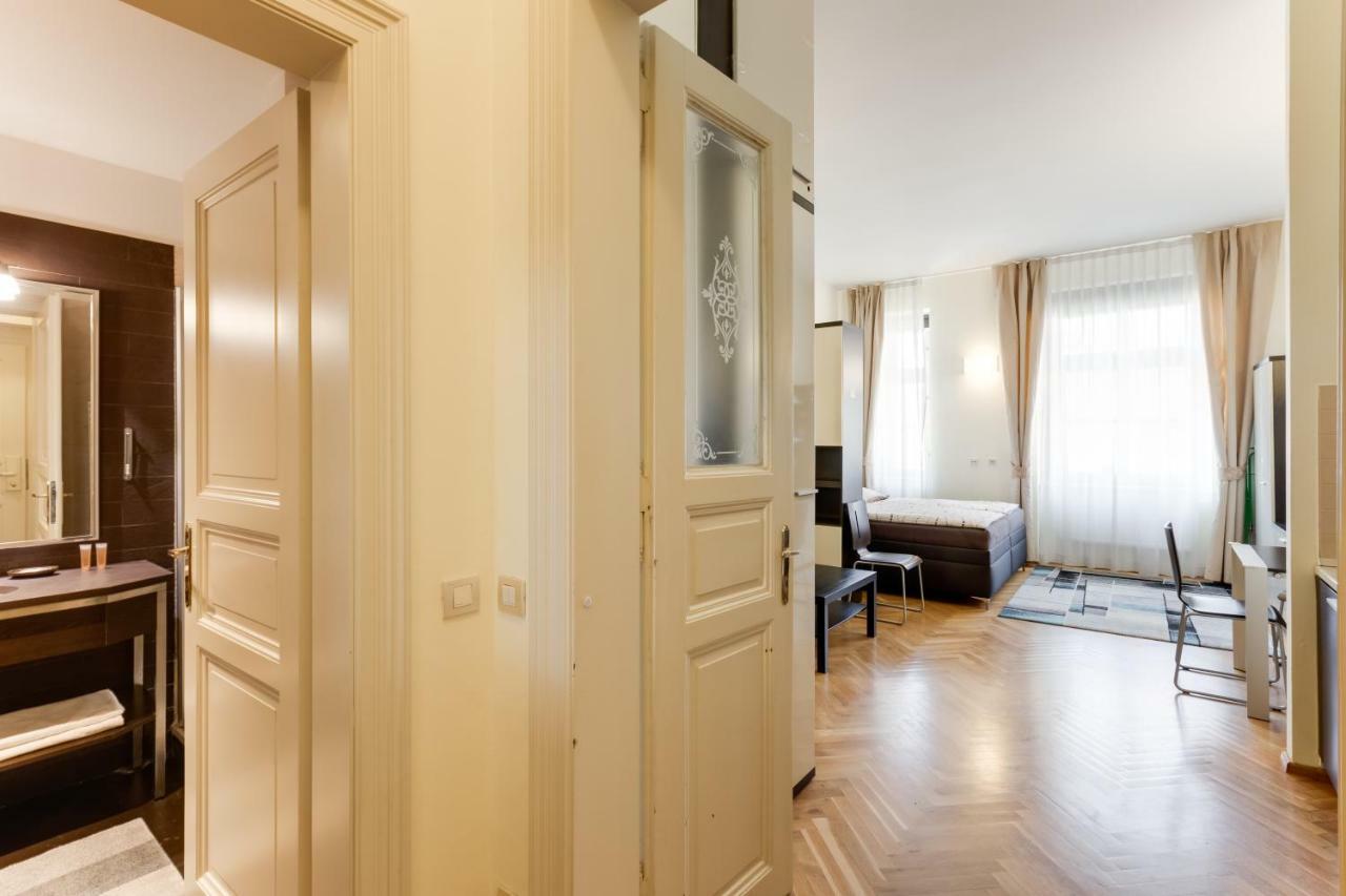 Halkova Studio Prague Luaran gambar